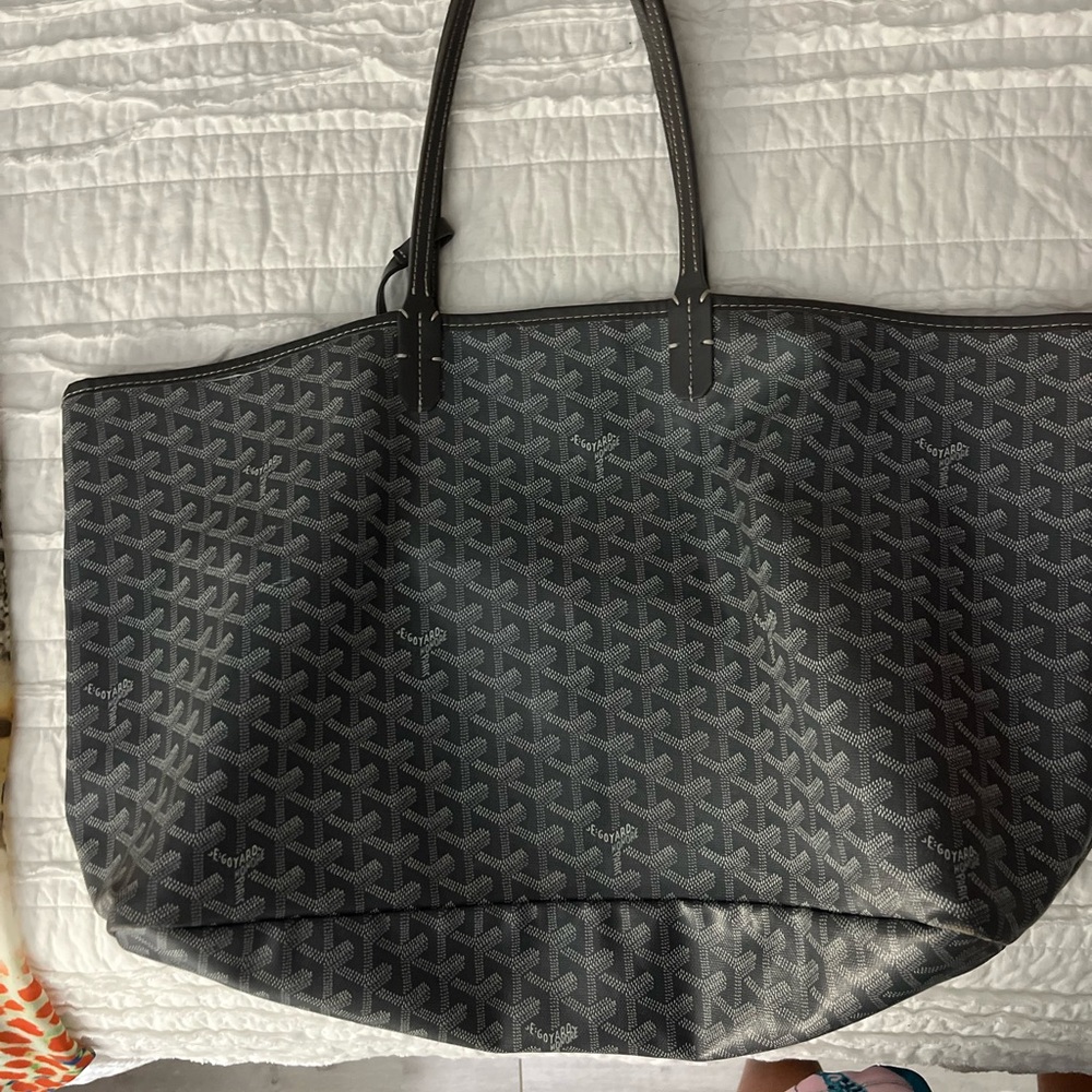 Goyard Grey Tote Bag with Textured Design